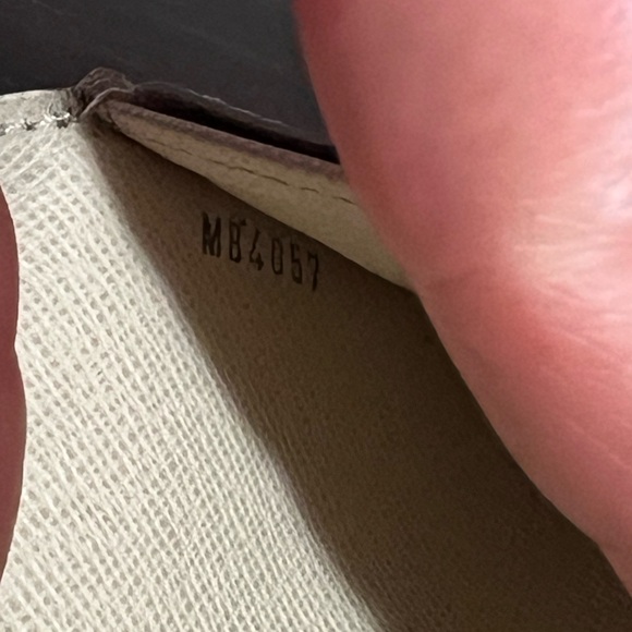 Louis Vuitton Damier Azur Sara Long Wallet - Picture 10 of 17